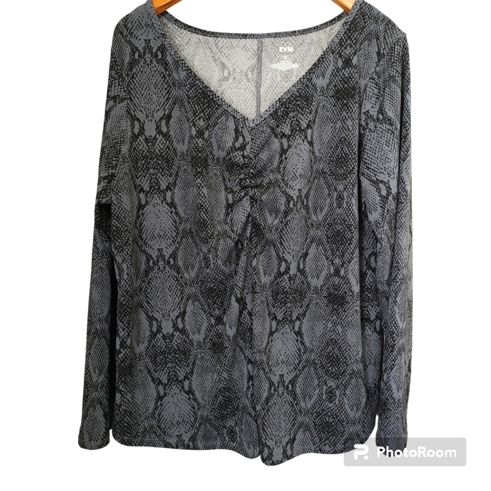 Evri Black & Gray Snake Print Long Sleeve Top